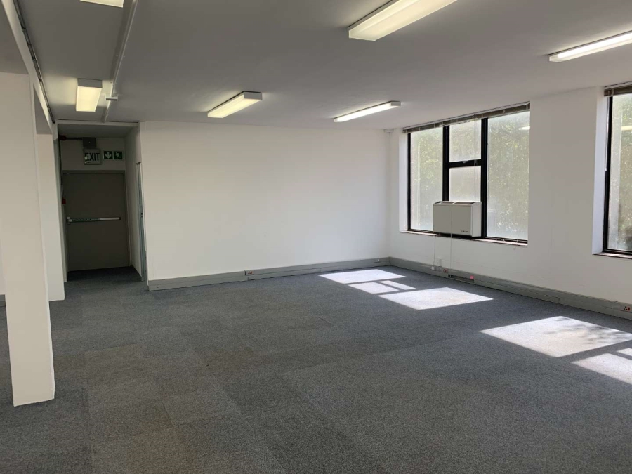 To Let commercial Property for Rent in Loevenstein Western Cape